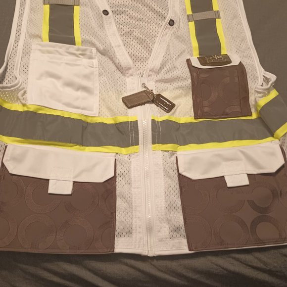 Designer worked vests - Picture 6 of 9